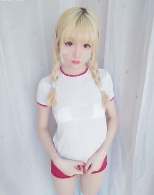 侍卫们伺候王妃np_午夜在线观看完整版