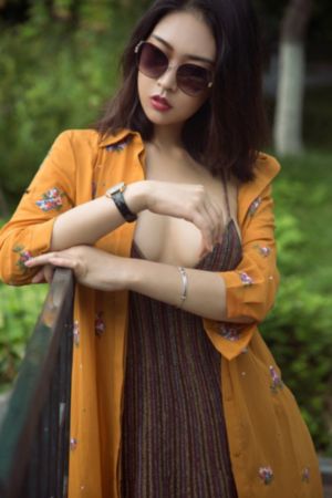 善良的美女秘书_HD电影在线观看